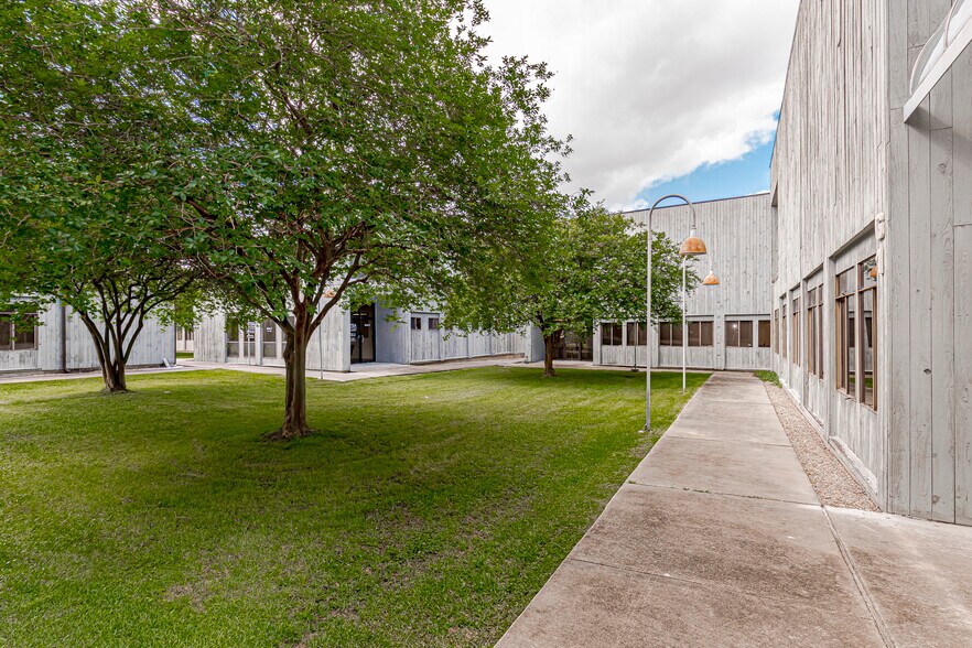 More Photos Of 2223 Quail Run, Baton Rouge Medical For Sale