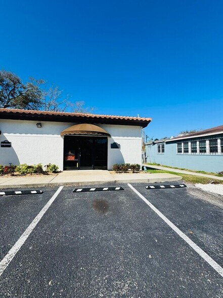 Primary Photo Of 1500 4th St N, Saint Petersburg Medical For Lease
