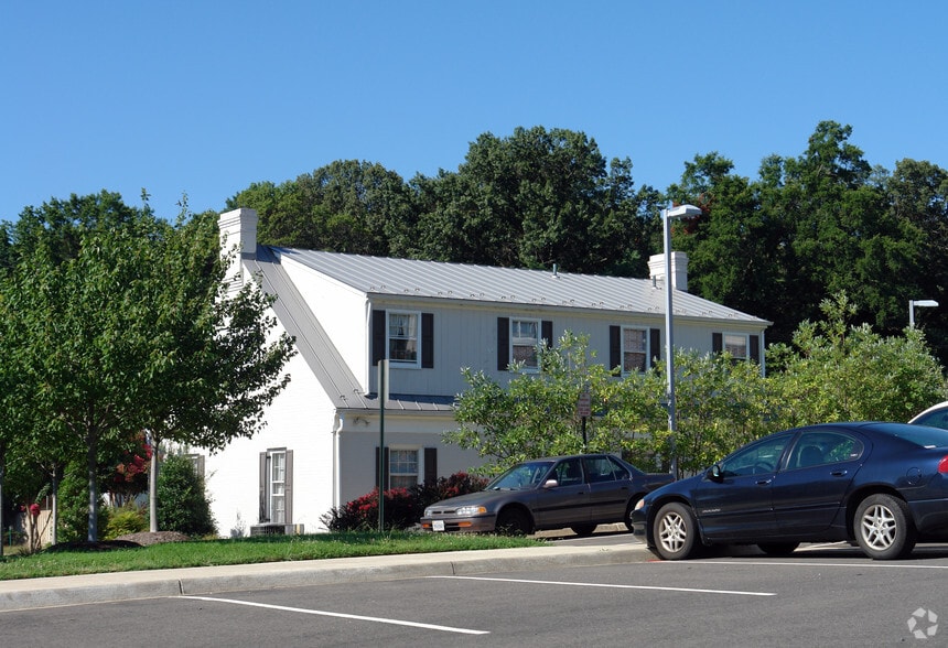 More Photos Of 1691 Jefferson Davis Hwy, Fredericksburg Office For Lease