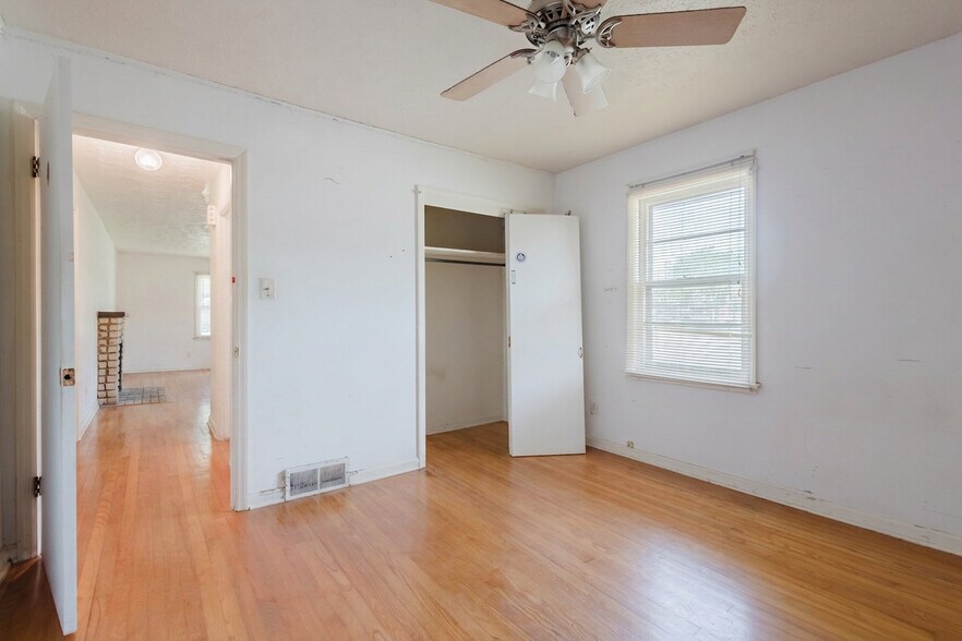 More Photos Of , Lexington Specialty For Sale