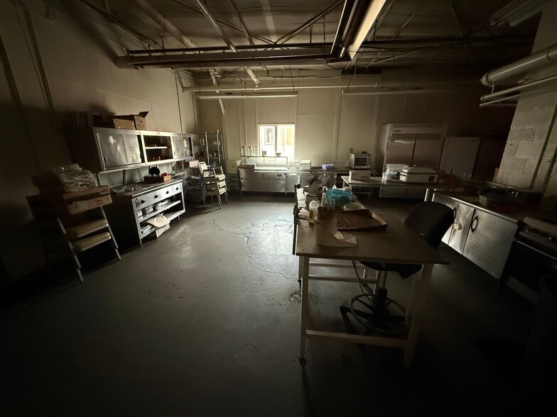 More Photos Of 8665 Station St, Mentor Warehouse For Sale