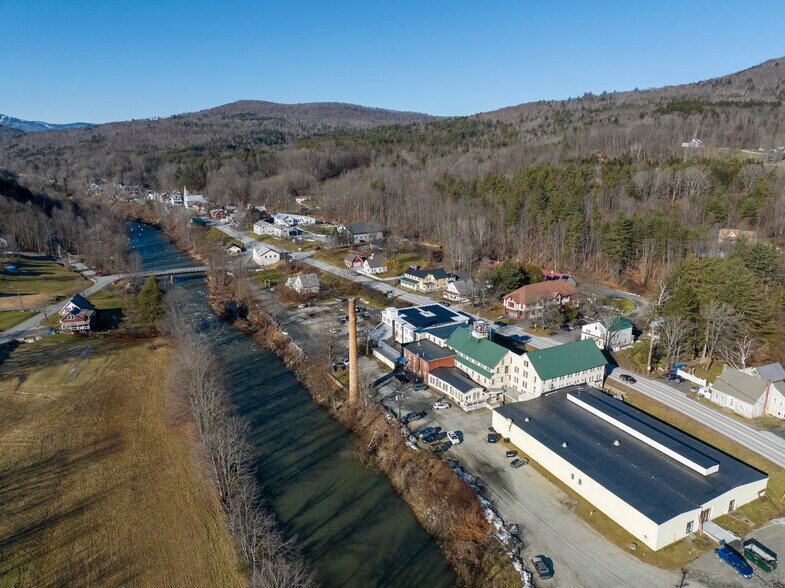 More Photos Of 7392 US-4, Woodstock Police Fire Station For Sale