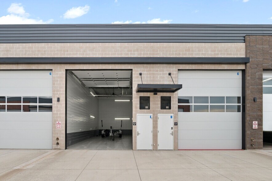 More Photos Of 4390 Regent St, Castle Rock Warehouse For Sale