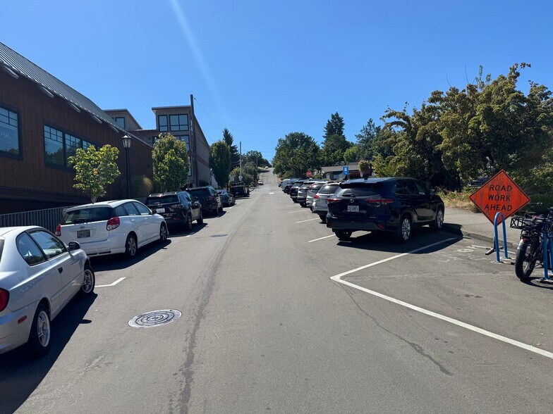 More Photos Of 202 E Historic Columbia River Hwy, Troutdale Storefront Retail Office For Lease