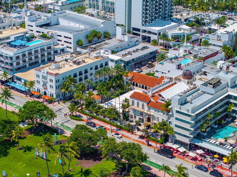 More Photos Of 124 11th St, Miami Beach Hotel For Sale