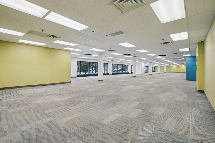 More Photos Of 5199 Rue Sherbrooke E, Montréal Apartments For Lease