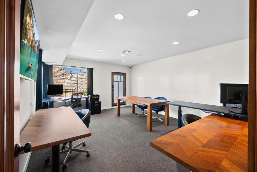 More Photos Of 1218-1224 Prospect St, La Jolla Office For Lease