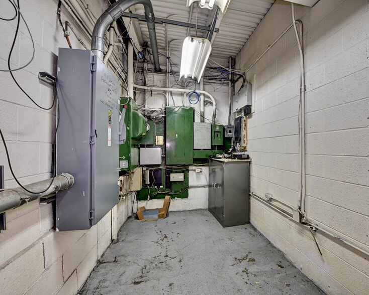 More Photos Of 96 E Miller Ave, Akron Manufacturing For Sale