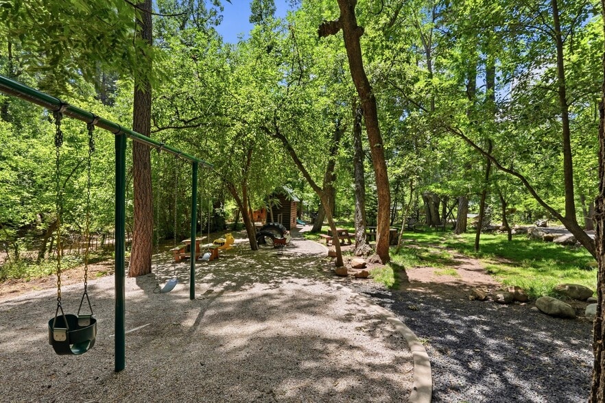 More Photos Of 1355 E Christopher Creek Loop, Payson Hotel For Sale