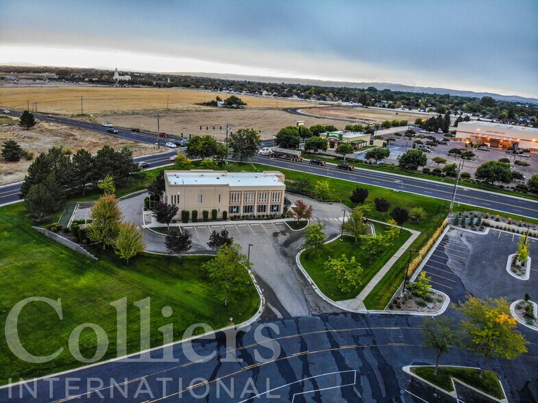 More Photos Of 1715 Pole Line Rd E, Twin Falls Bank For Sale