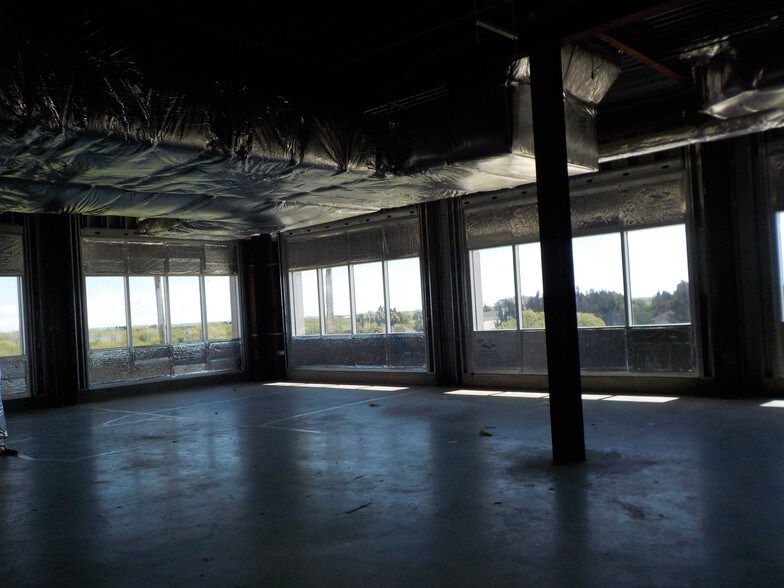 More Photos Of 5700 N Exp 77/83, Brownsville Medical For Lease