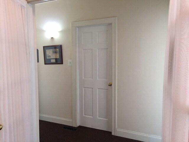 More Photos Of 56 Main St, Southampton Office For Lease