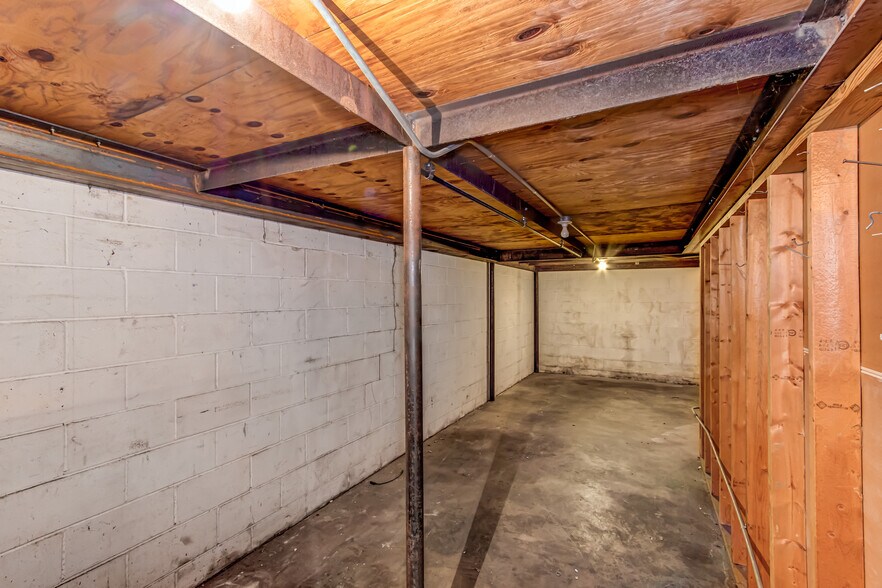 More Photos Of 551 Ellis St, Augusta Auto Dealership For Lease