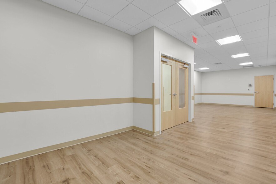 More Photos Of Memorial Health Medical Campus, Metts Dr, Savannah Medical For Lease