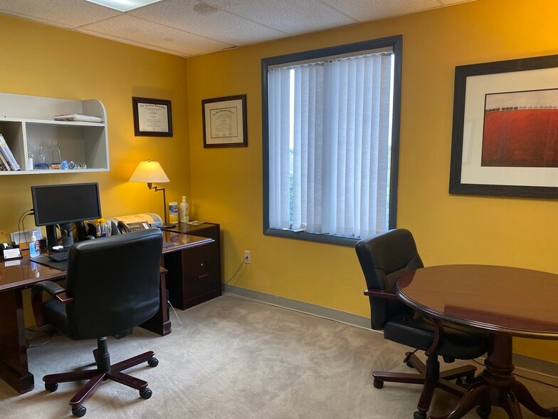 More Photos Of 106 Elden St, Herndon Medical For Sale