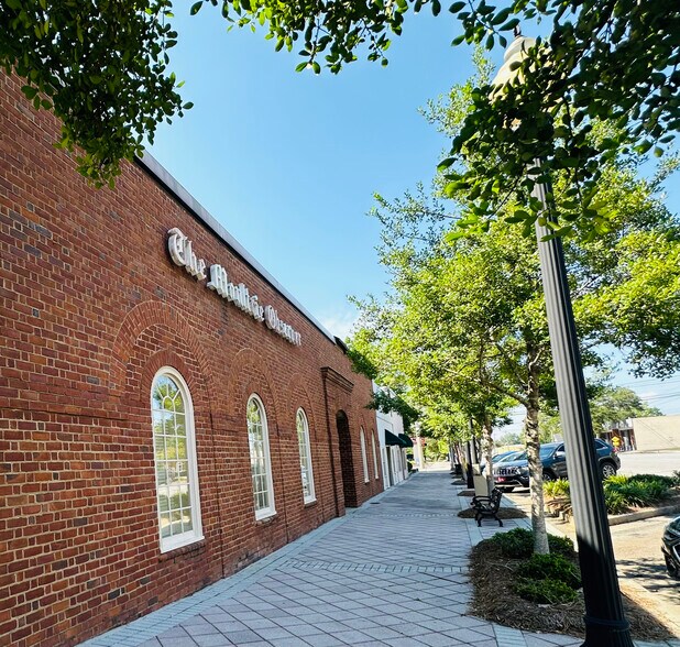 More Photos Of 25 N Main St, Moultrie Office For Sale