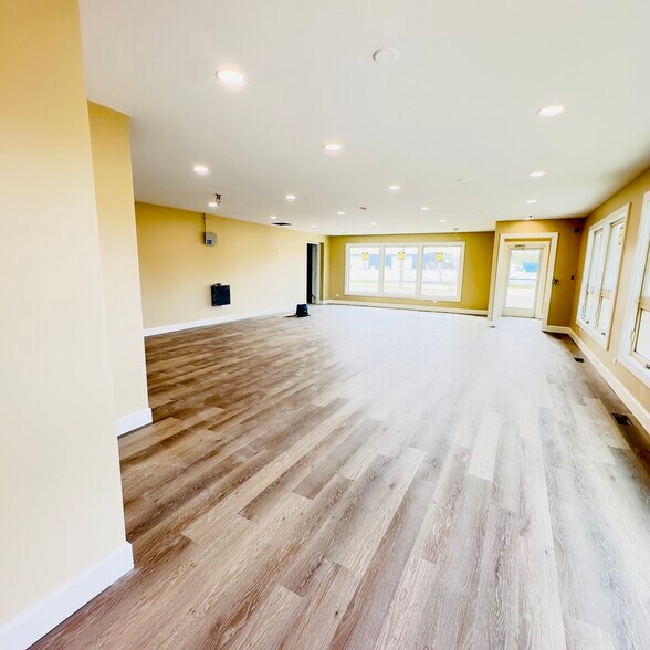 More Photos Of 700 E North St, Elburn Service For Sale