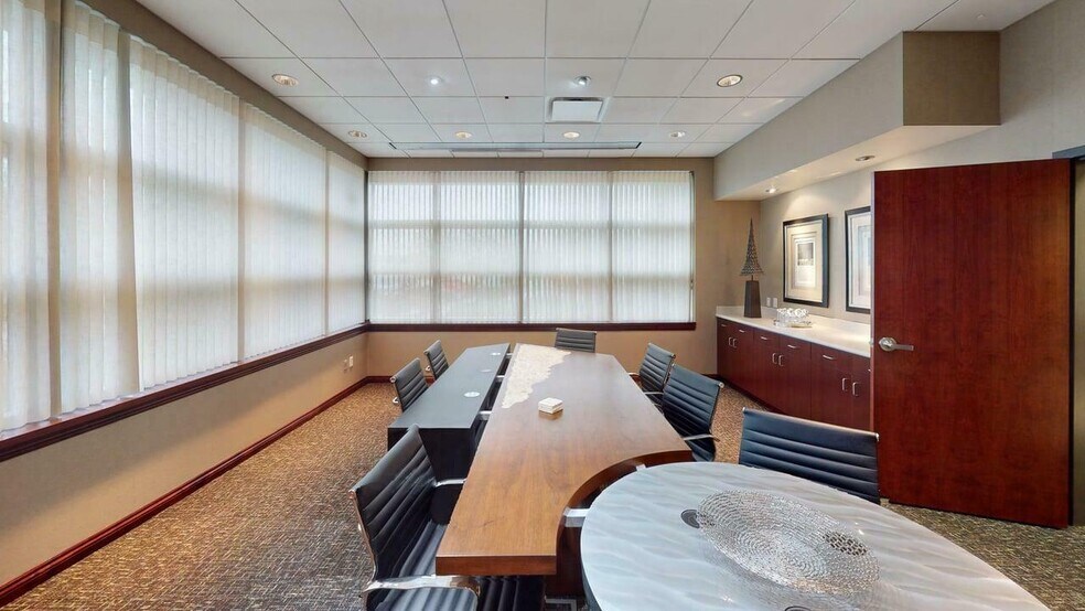 More Photos Of 3626 S 149th St, Omaha Office For Sale