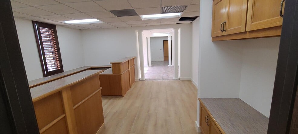 More Photos Of 10615 Chandler Blvd, North Hollywood Industrial For Lease