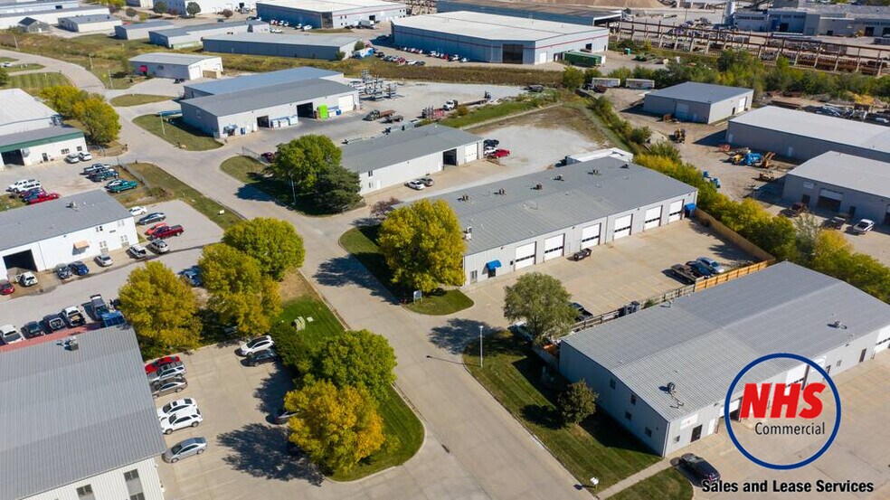 More Photos Of 5300 N 57th St, Lincoln Light Distribution For Lease