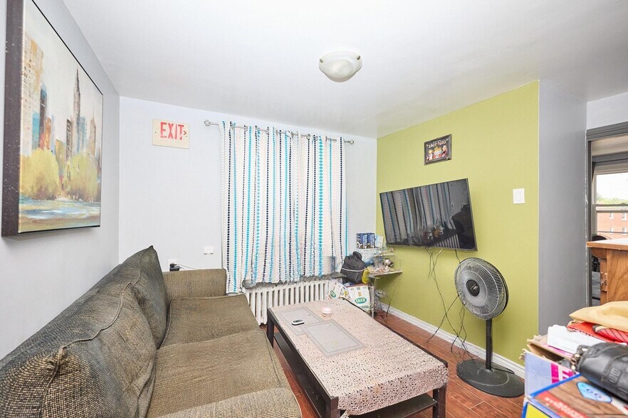 More Photos Of 50 Welland Av, St Catharines Apartments For Sale