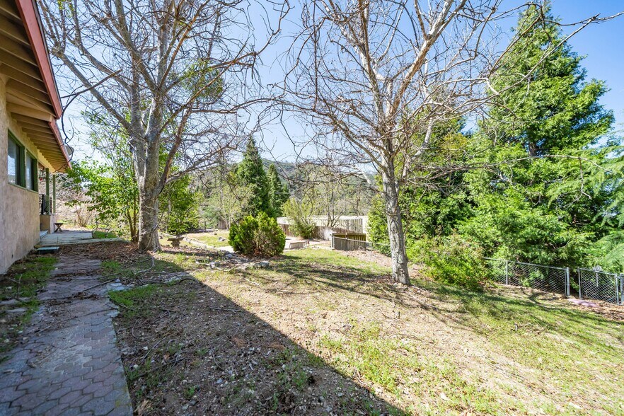 More Photos Of 11550 Raspberry Ln, Oak Glen Specialty For Sale