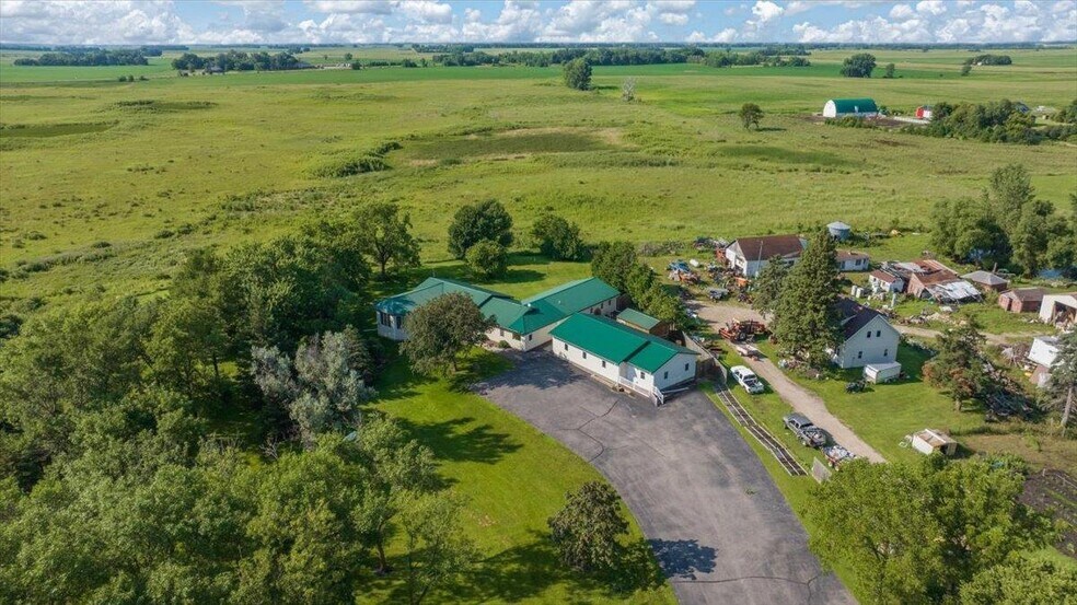 More Photos Of 3619 15th Ave SW, Willmar Shelter For Sale