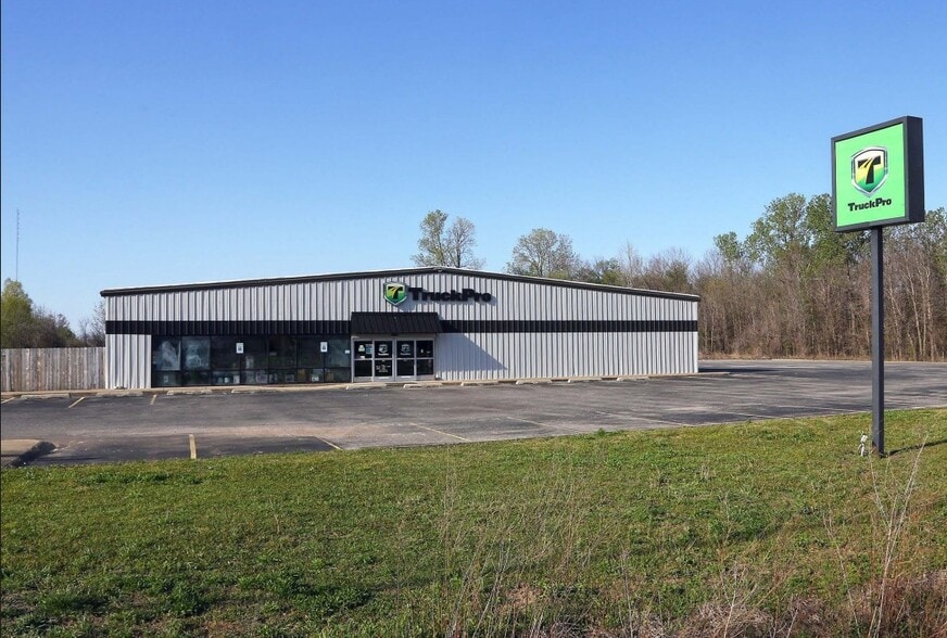 More Photos Of 3762 Highway 82 W, Leland Freestanding For Sale