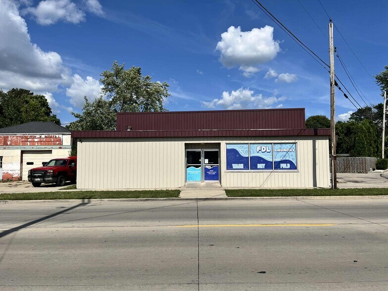 Primary Photo Of 337 Fond du Lac Ave, Fond Du Lac General Retail For Sale