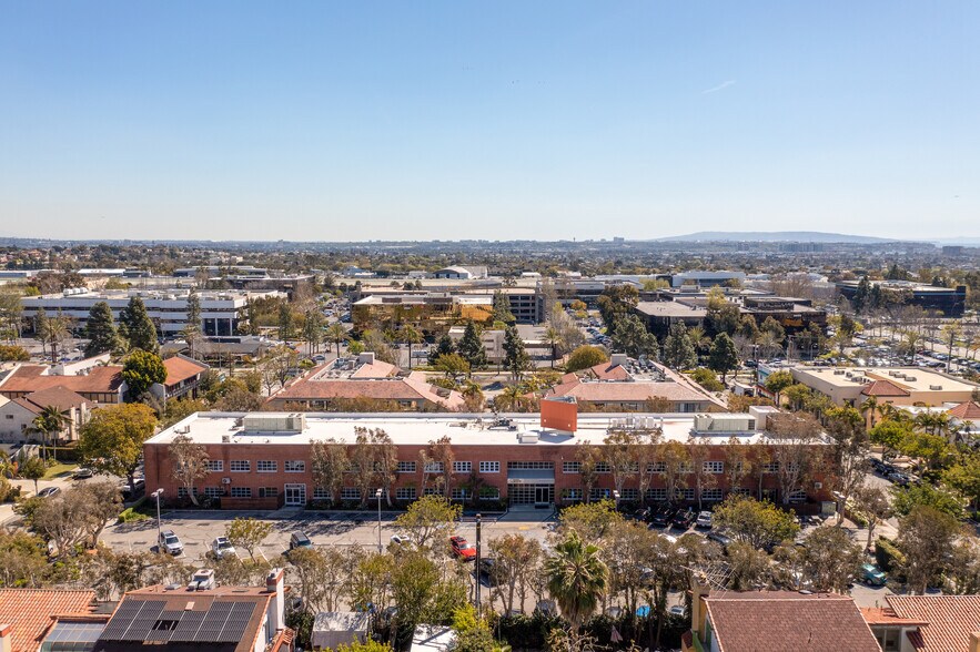 More Photos Of 2644 30th St, Santa Monica Loft Creative Space For Lease