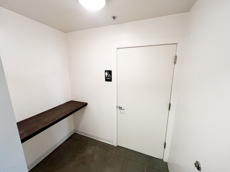 More Photos Of 100 N Main St, Midland Apartments For Lease