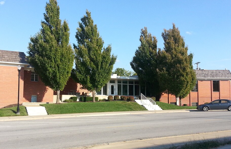 Primary Photo Of 8001 Conser St, Overland Park Office For Lease