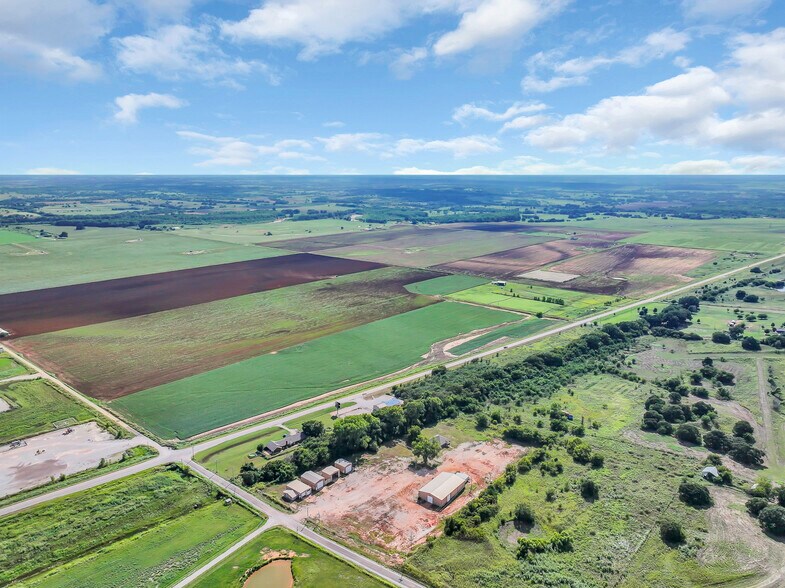 More Photos Of 10910 N County Road 3010, Lindsay Warehouse For Sale