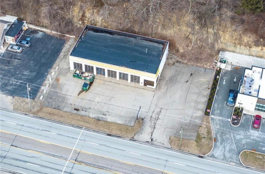 More Photos Of 9435 State Route 30, Irwin Auto Repair For Lease