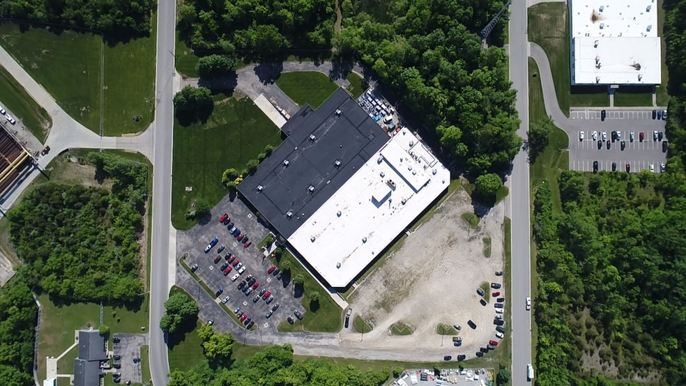 More Photos Of 230 Industrial Dr, Franklin Manufacturing For Sale