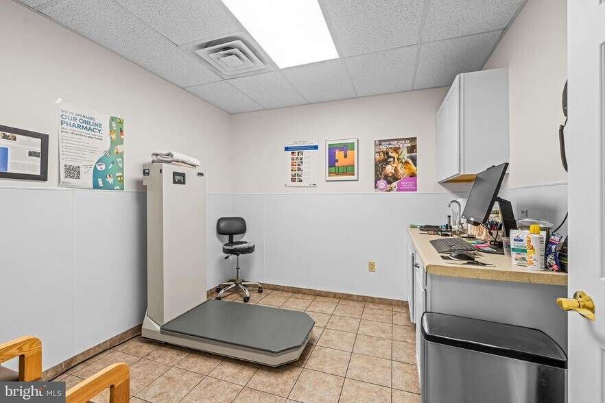 More Photos Of 405 W Wayne Ave, Wayne Office Residential For Sale