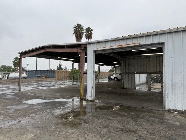 More Photos Of 5925 Payton Ave, Riverside Warehouse For Lease