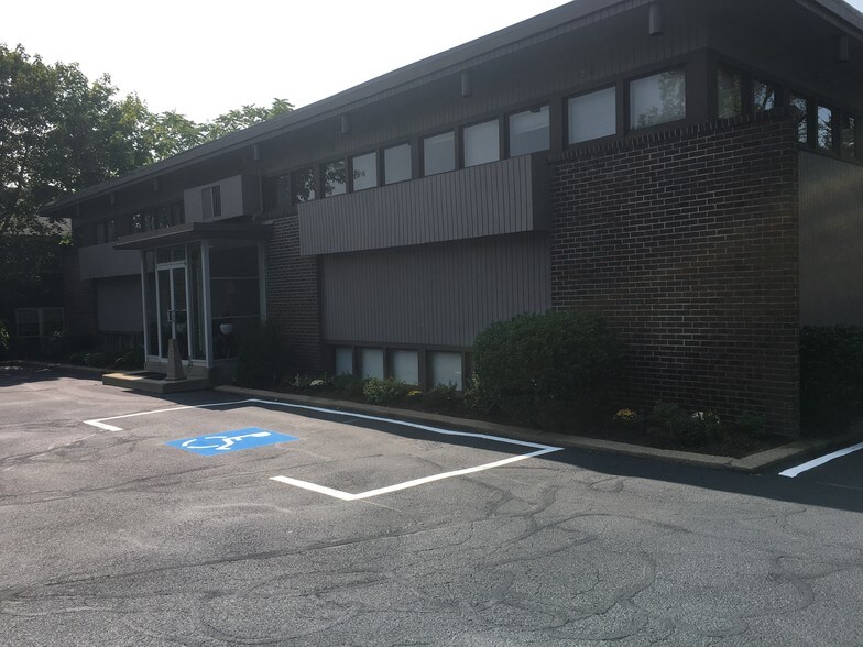 More Photos Of 869 Main St, Walpole Office For Lease