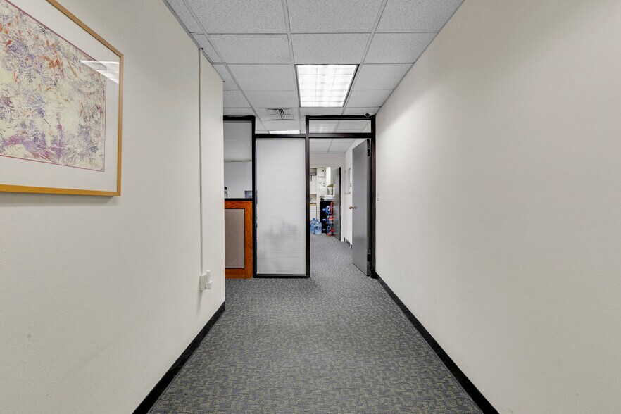 More Photos Of 1321 7th St, Santa Monica Office For Sale