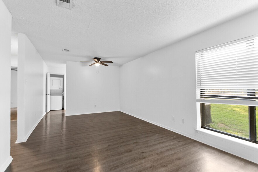 More Photos Of 1810 Bishop Rd, Bryant Apartments For Sale