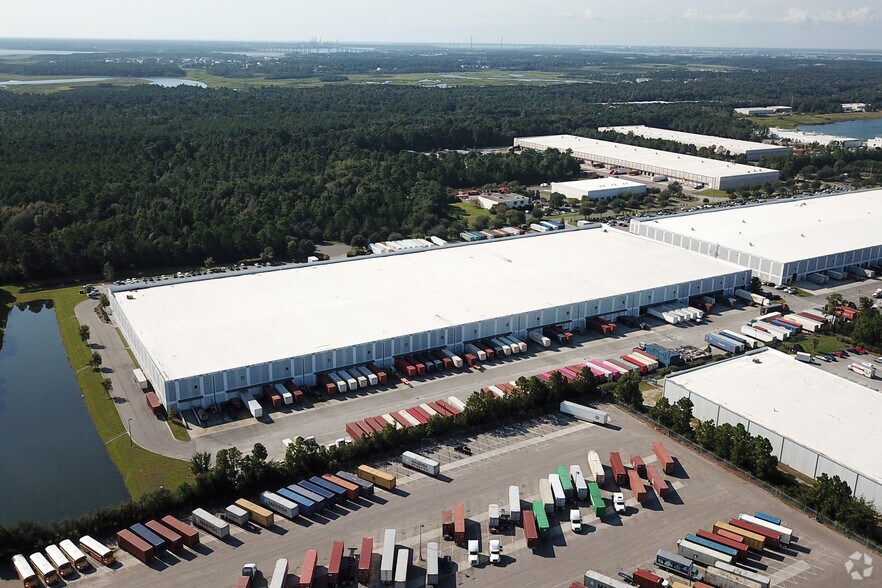 More Photos Of 1980 Technology Dr, Charleston Distribution For Lease