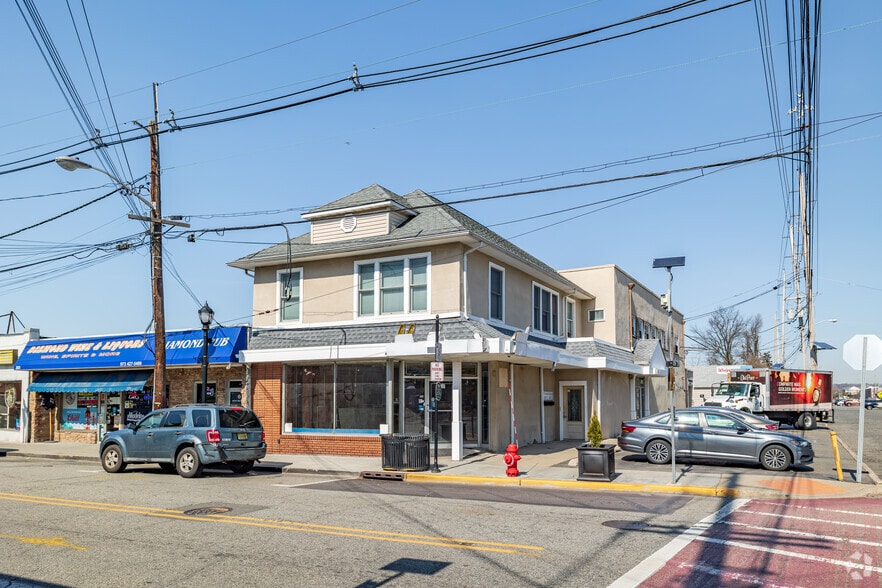 More Photos Of 207 Diamond Bridge Ave, Hawthorne General Retail For Sale