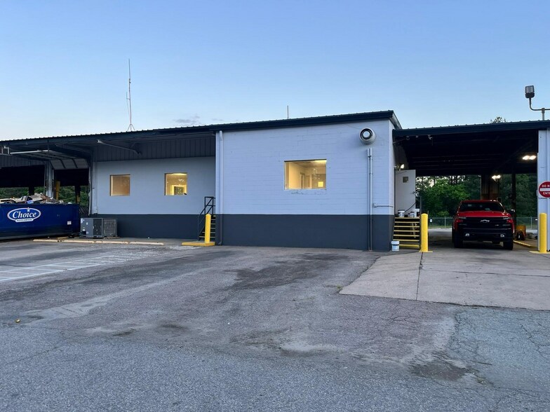 More Photos Of 9600 Express Ln, Richmond Truck Terminal For Lease