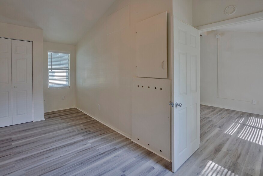 More Photos Of 1102 Sunset Point Rd, Clearwater Apartments For Sale