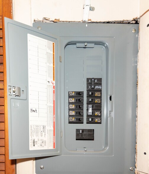 More Photos Of 46 W Biddle St, Baltimore Apartments For Sale