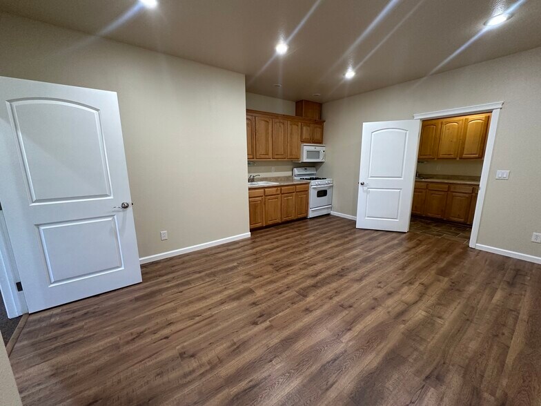 More Photos Of 24400 Old 44 Dr, Millville Flex For Sale