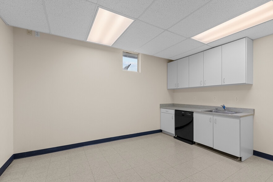 More Photos Of 2626 N St, Sacramento Medical For Sale