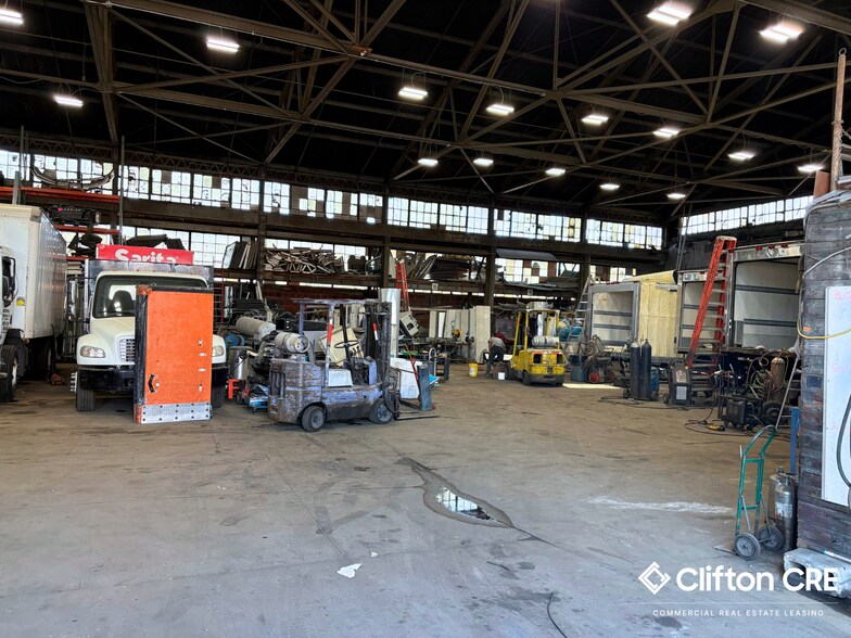 More Photos Of 4001-4017 Dell Ave, North Bergen Warehouse For Lease