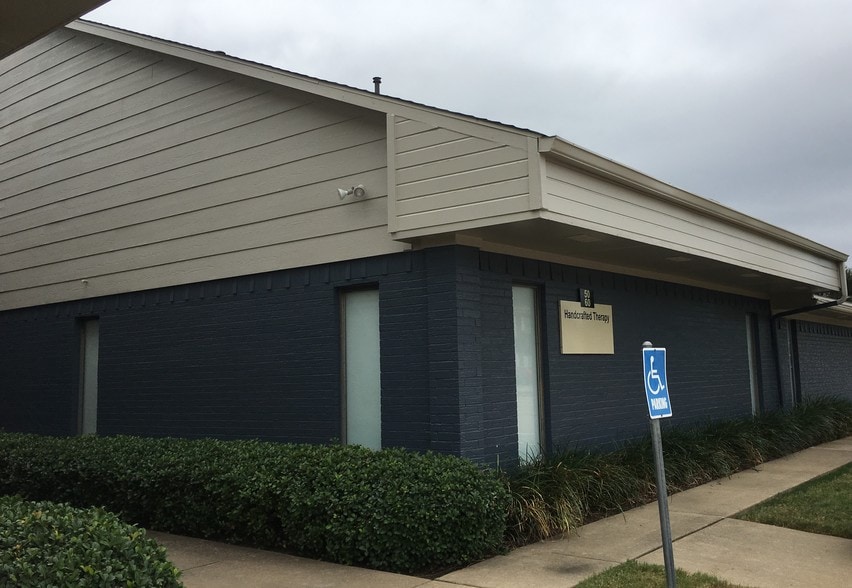 More Photos Of 5509 Pleasant Valley Dr, Plano Medical For Lease