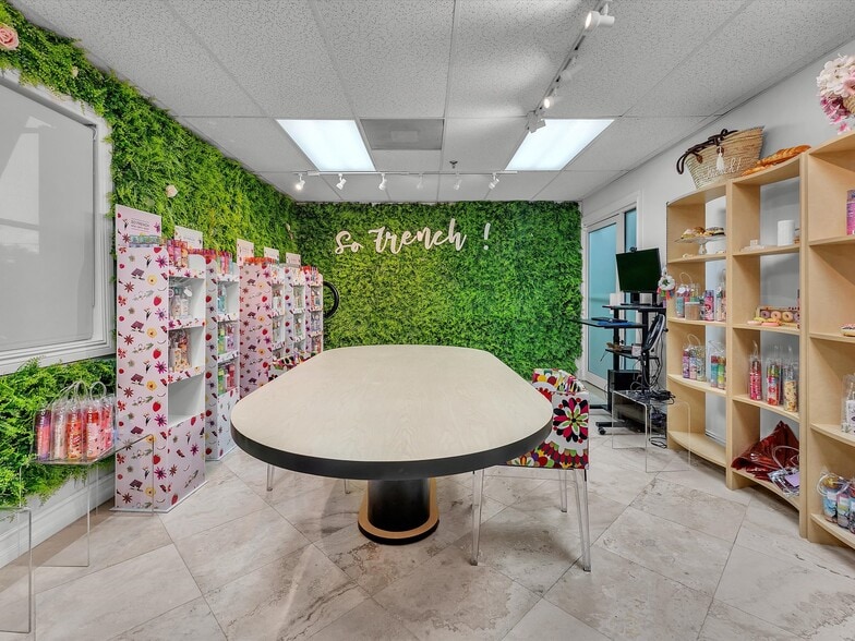 More Photos Of 8299 NW 30th Ter, Doral Warehouse For Lease